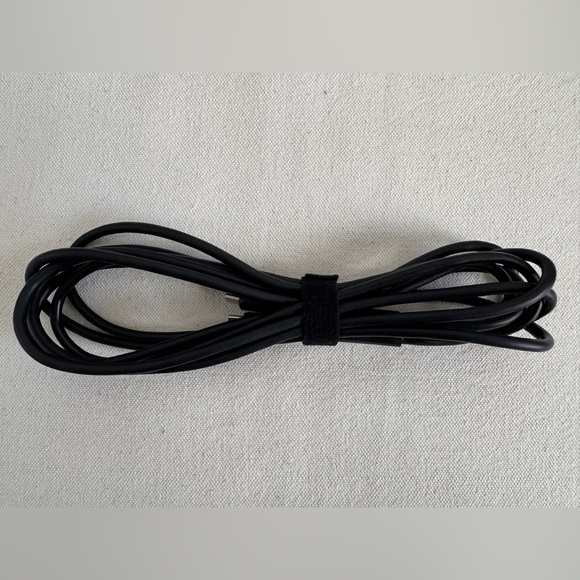 Amazon Basics USB-C to USB-C 2.0 Fast Charger Cable | 10 Feet | Black - Picture 2 of 4